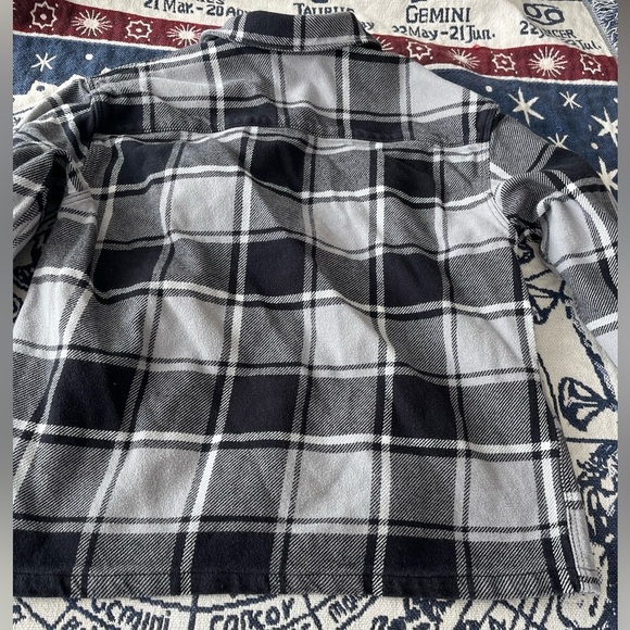 [US Yth18/Adult:M]H&M Black,Gray and White Checker Snap Button Flannel Overshirt - Picture 9 of 9
